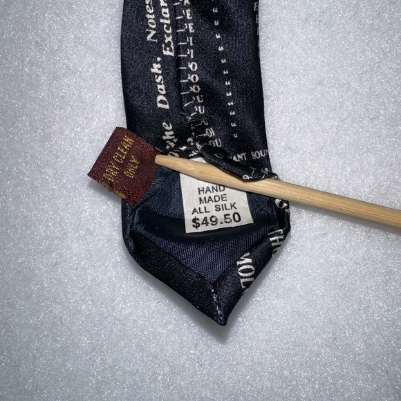 FINAL SALE Museum Artifacts Tie Silk English Reader English Grammar NWT - Picture 6 of 8